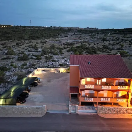 Kameni Put Apartment *